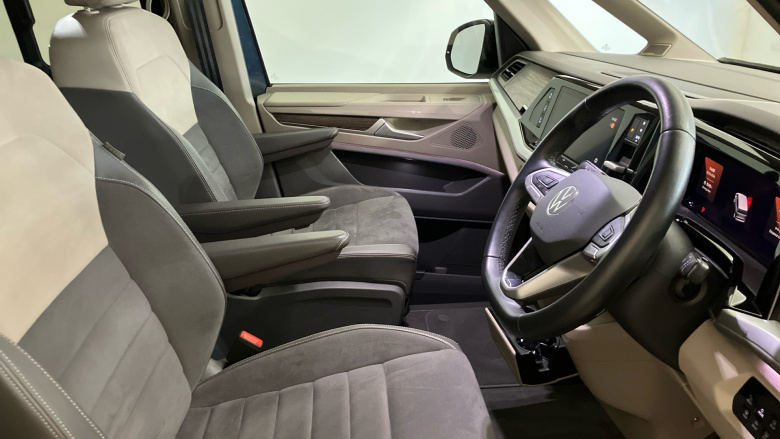 Volkswagen Multivan 2.0 TDI Style 5dr LWB DSG Diesel Estate